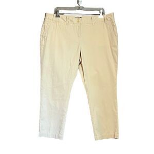NWT! Talbot cream signature fit capri pants. Size 16WP